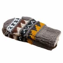 Load image into Gallery viewer, Llama Wool Inca Mittens
