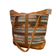 Load image into Gallery viewer, Pacha Leather Handbag
